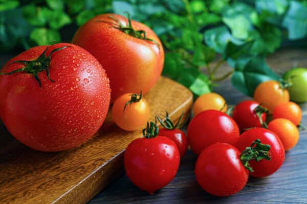 Fresh, Juicy Tomatoes – Perfect for Nigerian Stews, Soups, and Sauces